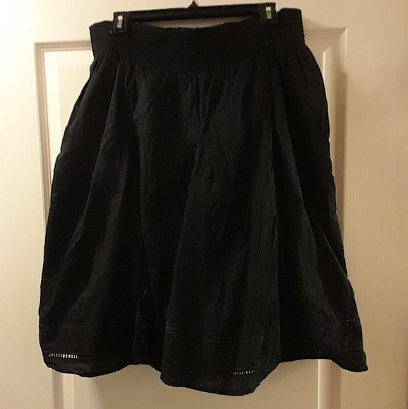 Merona Dresses & Skirts - ❄️ Merona women black skirt large